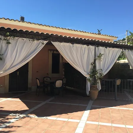 Alloggio per agriturismo Valle Degli Dei Agriresort *